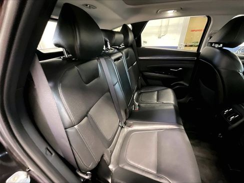 Used 2022 Hyundai Tucson Limited AWD/4WD image 16