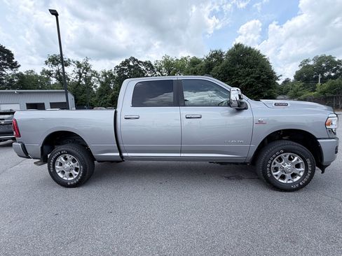 Used 2024 RAM 2500 Laramie w/ Safety Group AWD/4WD image 4