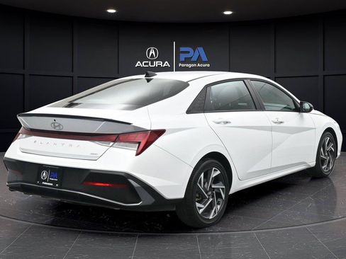 Used 2025 Hyundai Elantra SEL FWD image 27