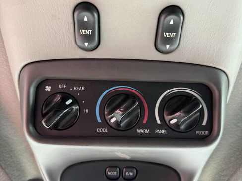 Used 2001 Ford Excursion XLT image 14
