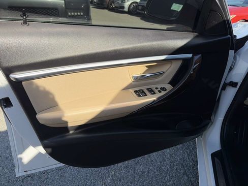 Used 2018 BMW 330i Sedan w/ Convenience Package RWD image 7