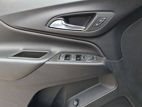 Used 2024 Chevrolet Equinox LT image 12