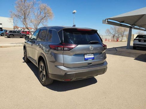 Used 2024 Nissan Rogue SV FWD image 6