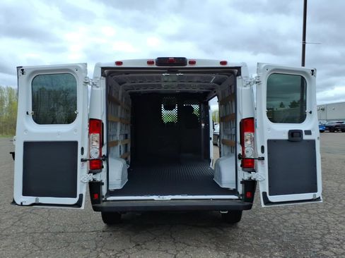 Used 2025 RAM ProMaster 2500 w/ U-Haul Equipment Group FWD image 16
