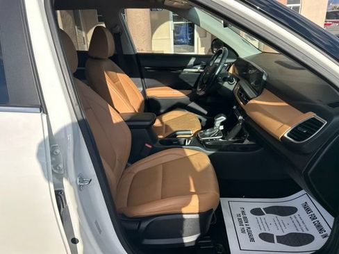 Used 2024 Kia Seltos EX FWD image 7