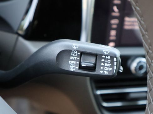 New 2025 Porsche Macan image 30