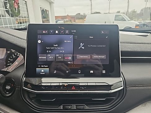 Used 2022 Jeep Compass Limited image 15