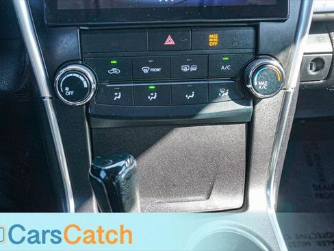Used 2016 Toyota Camry SE image 24