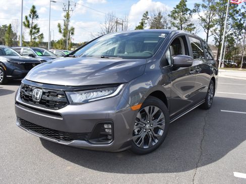 New 2026 Honda Odyssey Touring image 5