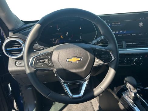 Used 2024 Chevrolet Trax LT w/ Driver Confidence Package image 12