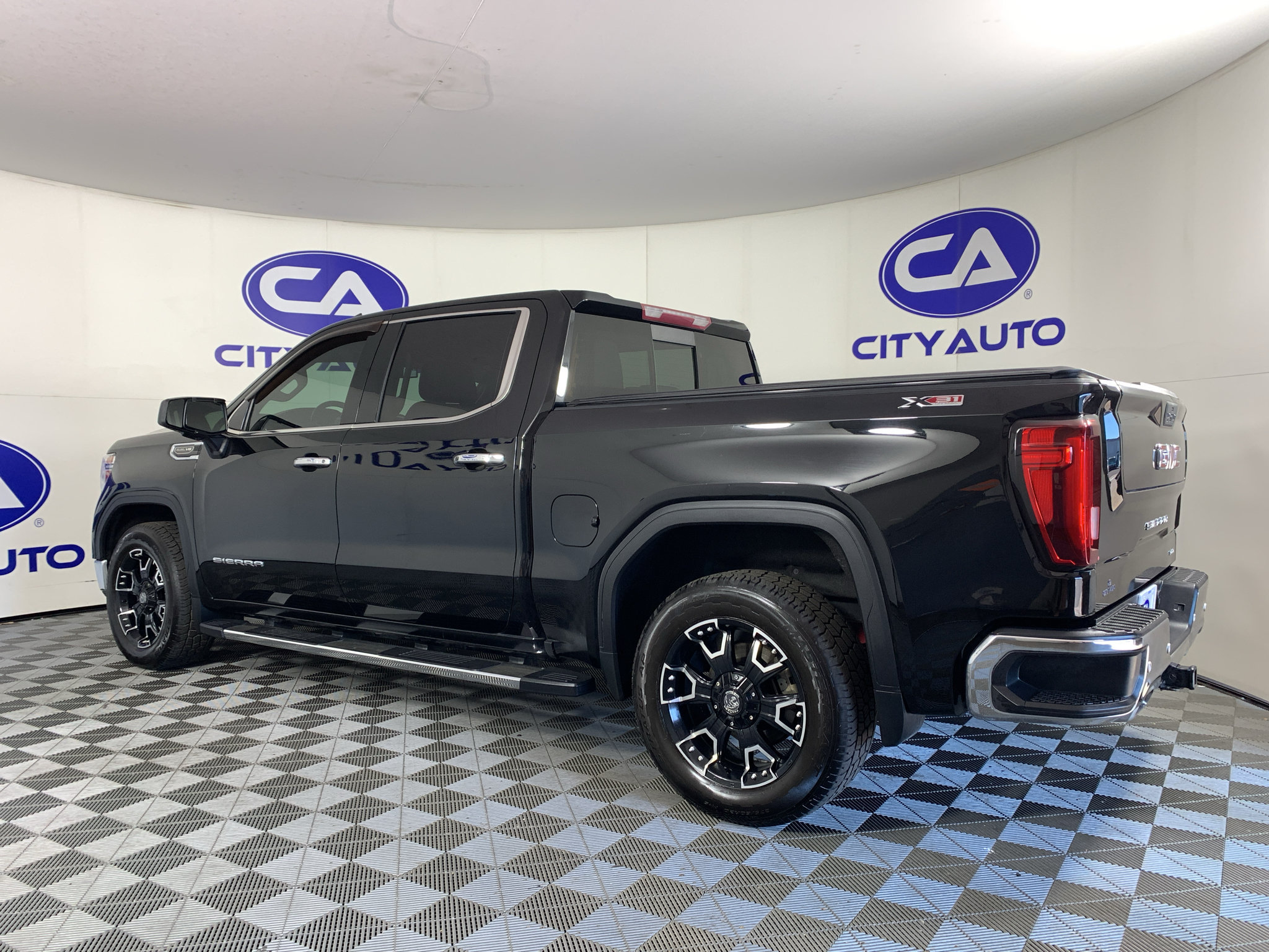 Used 2021 GMC Sierra 1500 SLT w/ SLT Premium Package AWD/4WD image 5
