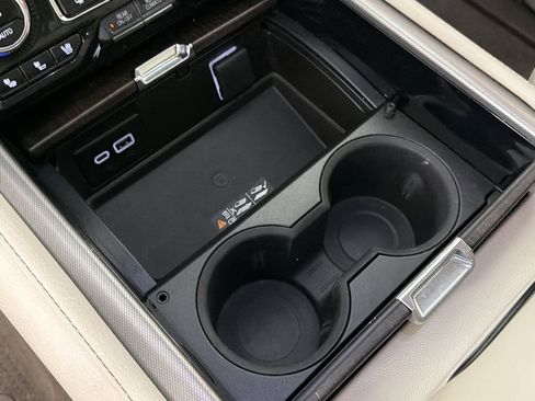 Used 2023 GMC Yukon Denali w/ Advanced Technology Package image 37