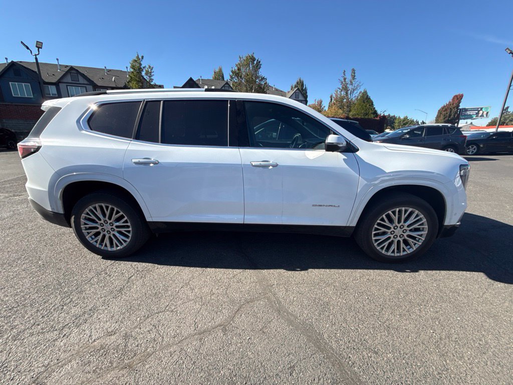 Used 2026 GMC Acadia Denali w/ Super Cruise Package AWD/4WD image 3