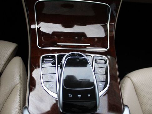 Used 2017 Mercedes-Benz GLC 300 image 19