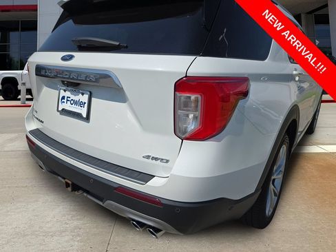 Used 2021 Ford Explorer Platinum w/ Equipment Group 601A AWD/4WD image 32