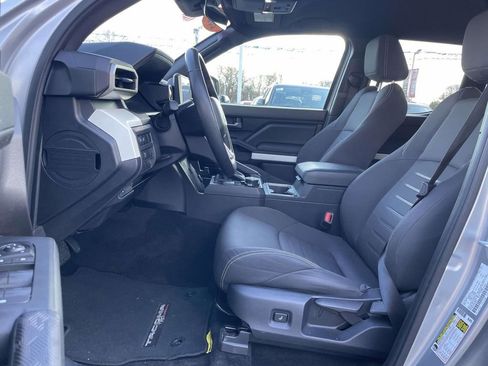 Used 2024 Toyota Tacoma TRD Off-Road image 14