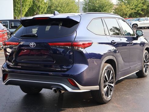 Certified 2021 Toyota Highlander XSE AWD/4WD image 7