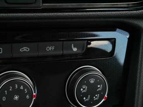 Used 2025 Volkswagen Taos S image 29