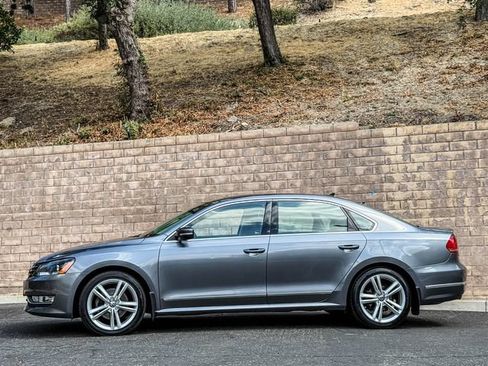 Used 2015 Volkswagen Passat 1.8T SEL Premium FWD image 15
