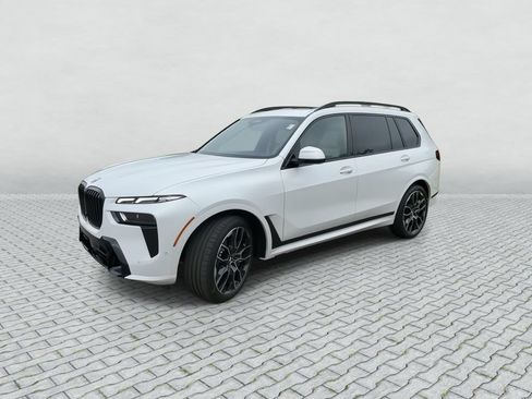 Used 2027 BMW X7 xDrive40i w/ Executive Package AWD/4WD image 4