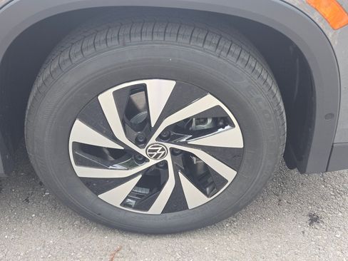 New 2026 Volkswagen Tiguan S FWD image 9