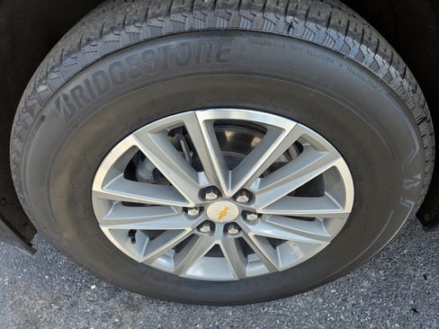 Used 2023 Chevrolet Traverse LT AWD/4WD image 12