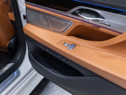 Used 2022 BMW ALPINA B7 xDrive AWD/4WD image 60