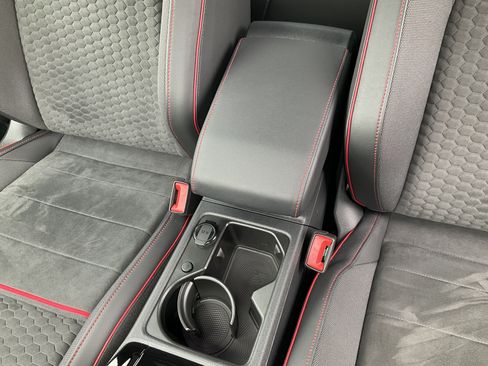 Used 2025 Volkswagen GTI SE FWD image 19