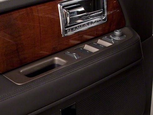 Used 2013 Lincoln Navigator 2WD w/ HD Trailer Tow Pkg image 18