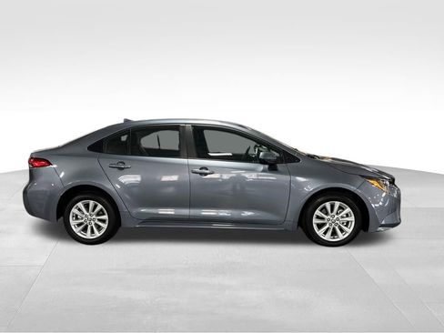 Used 2026 Toyota Corolla LE w/ LE Premium Package FWD image 6
