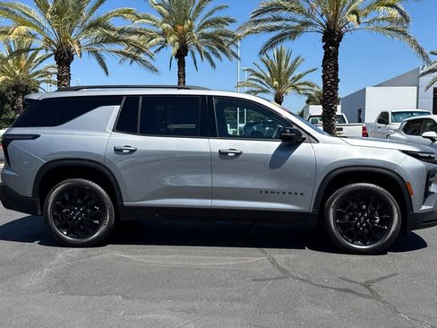 New 2026 Chevrolet Traverse LT w/ Midnight/Sport Edition FWD image 2