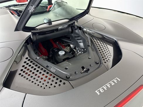 Used 2022 Ferrari SF90 Spider image 28