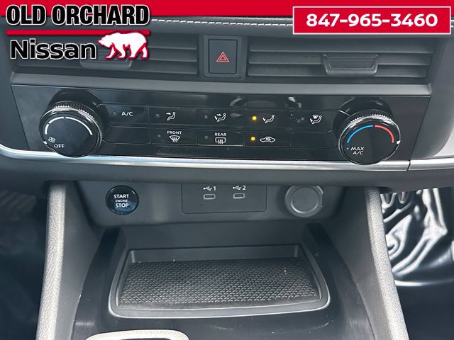 Used 2025 Nissan Rogue S AWD/4WD image 17