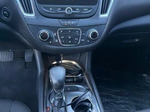 Used 2021 Chevrolet Malibu LT FWD image 9