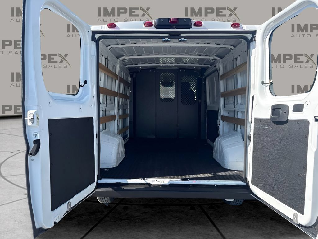 Used 2025 RAM ProMaster 2500 w/ U-Haul Equipment Group FWD image 20