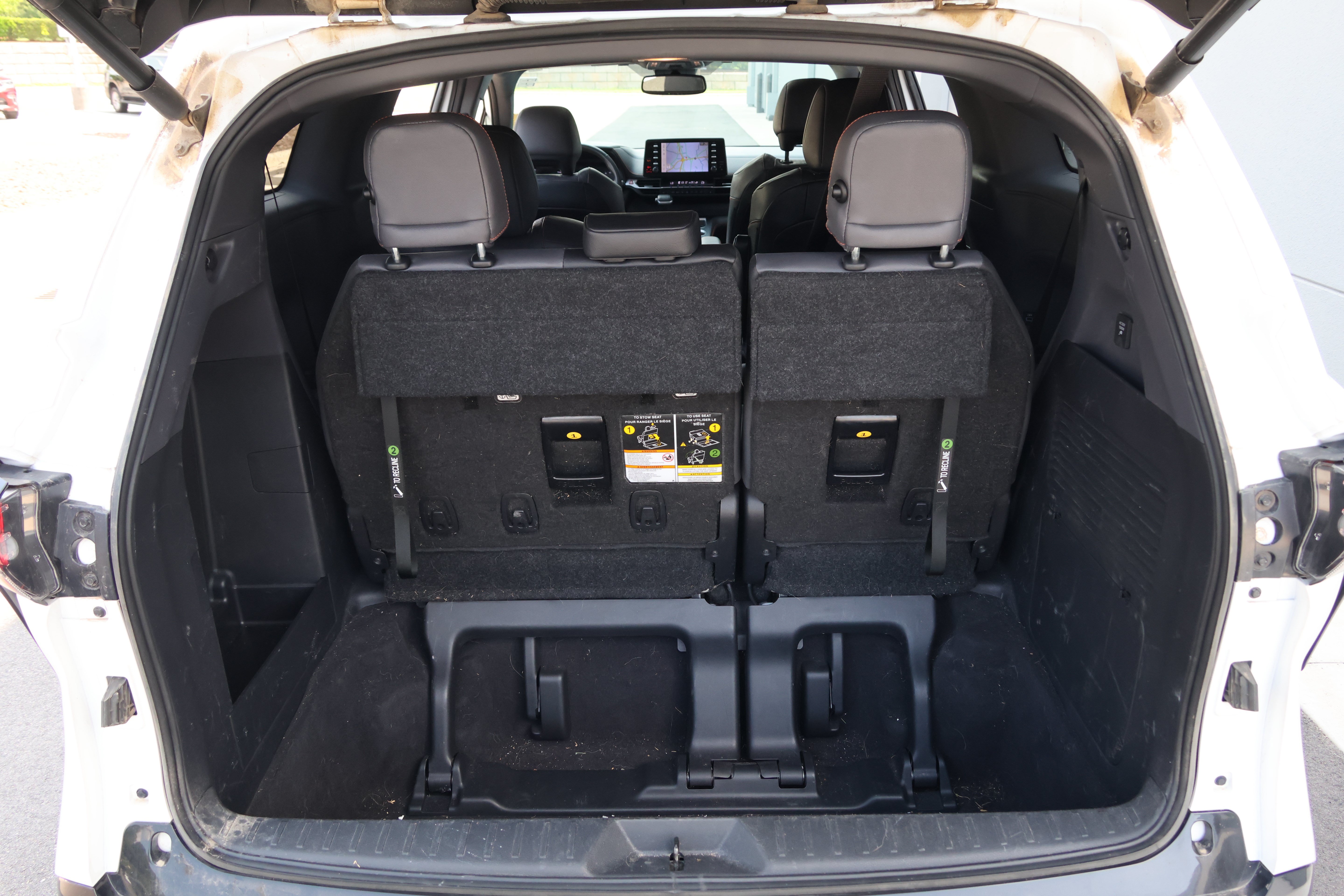 Used 2023 Toyota Sienna XSE w/ XSE Plus Package FWD image 34