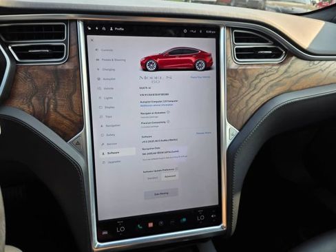 Used 2017 Tesla Model S 60 RWD image 2