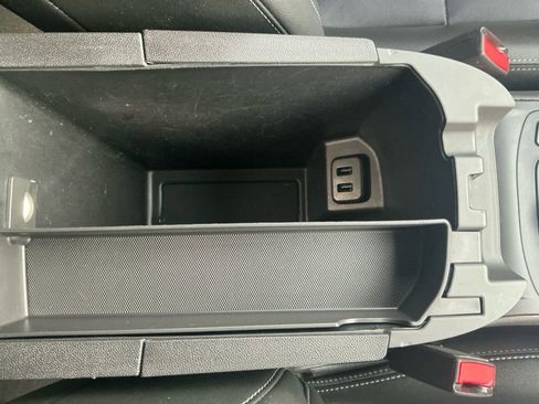 Used 2024 GMC Terrain SLT image 19