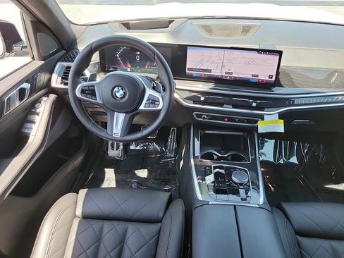 Used 2024 BMW X7 xDrive40i w/ M Sport Package AWD/4WD image 12