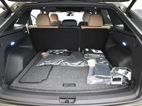 New 2026 Volkswagen Atlas Cross Sport SE AWD/4WD image 17