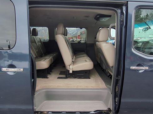 Used 2016 Nissan NV 3500 SL image 30