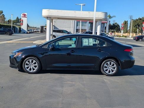 Used 2025 Toyota Corolla LE image 12