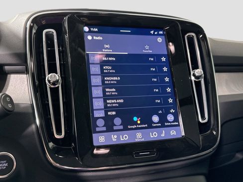 New 2026 Volvo XC40 B4 Core FWD image 14