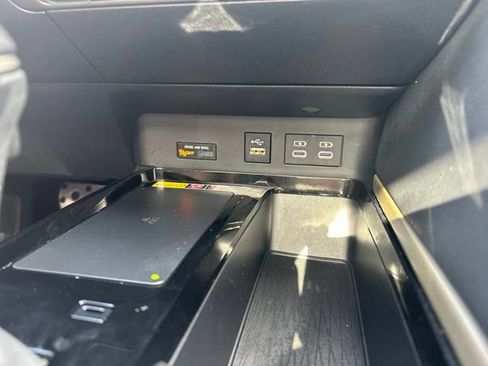 Used 2025 Toyota Camry XSE FWD image 24