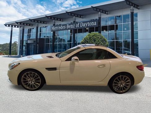 Used 2018 Mercedes-Benz SLC 300 image 7