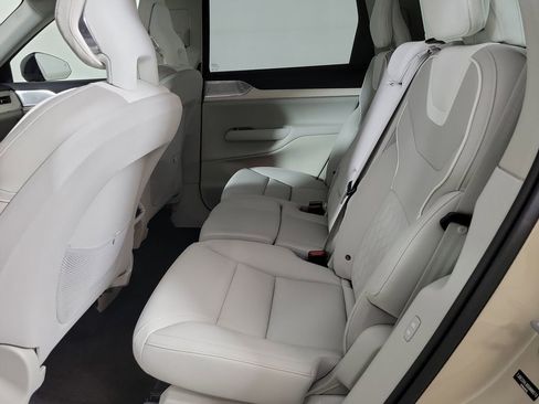 Used 2025 Volvo EX90 Ultra image 10