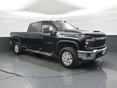 Used 2024 Chevrolet Silverado 2500 LT image 1