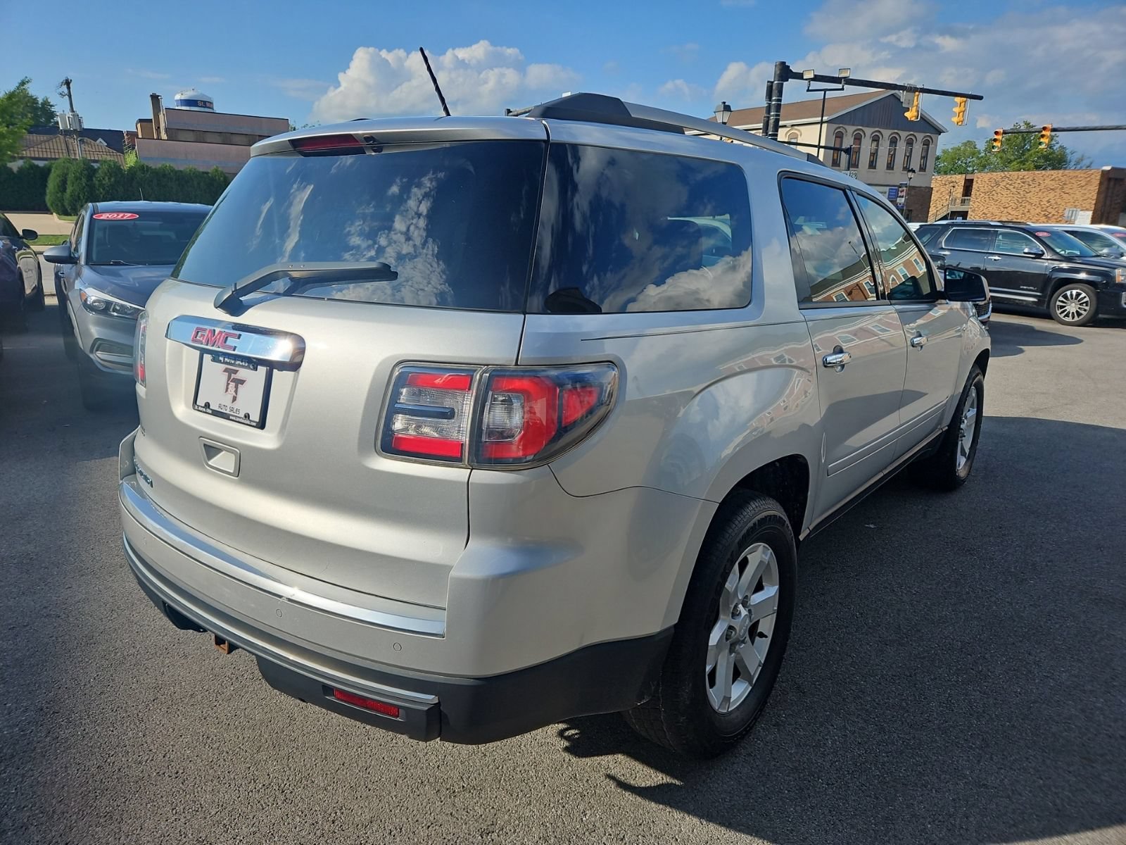 Used 2015 GMC Acadia SLE FWD image 6