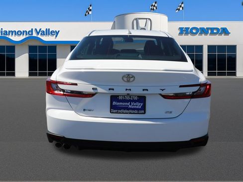 Used 2025 Toyota Camry SE FWD image 5