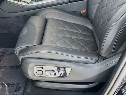 Used 2025 BMW X5 M60i w/ Climate Comfort Package image 20